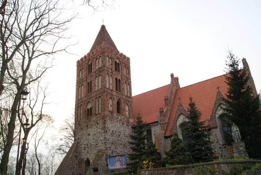 Wabcz. Kościół parafialny p.w. Św. Bartłomieja FOT: EUROSTO DORADZTWO I ANALIZY GOSPODARCZE Wabcz. Park dworski o pow. 2,5 ha.