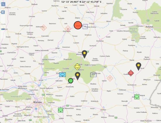 umożliwiającym prezentację sytuacji operacyjnej na tle podkładów mapowych; Aplikacja oferuje możliwość wzbogacania prezentowanej sytuacji