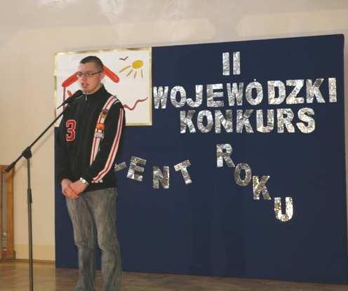 Ośrodek Szkolno-Wychowawczy 11-600 Węgorzewo, ul. Zamkowa 34 tel. 4270030 s o s w GAZETKA WYCHOWANKÓW OŚRODKA luty, marzec 2010 W TYM NUMERZE: Schola szkolna... s.2 Sonda Naszego Ekspresu...s.2 Konkurs Mam talent s.
