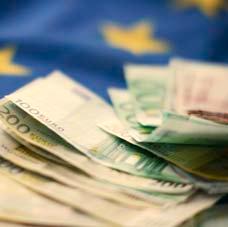 Skąd pochodzą unijne pieniądze? Budżet Unii Europejskiej jest finansowany przede wszystkim ze składek państw członkowskich, obliczanych na podstawie ich dochodu narodowego.