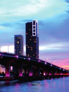 Miami to architektura Art Deco, kluby nocne, piaszczyste plaże, błękitna woda oraz prażące słońce.
