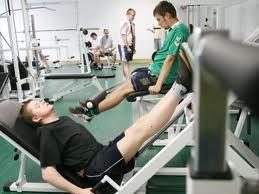 Ćwiczenia wysiłkowe Siła fizyczna, zwana także siłą mięśni, jest zdolnością osoby niepełnosprawnej do wywierania siły na obiekty fizyczne przy użyciu mięśni.