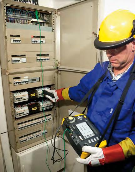 W instalacjach domowych, sektora usługowego lub przemysłowego, nowe wielofunkcyjne testery instalacji pozwalają sprawdzić zgodność instalacji elektrycznej z obowiązującymi normami.