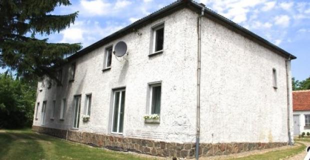 Stan, Powierzchnia Ca?kowita powierzchnia 492 m2 Powierzchnia Mieszkalna 365 m2 Powierzchnia dzia?ki 6.548 m2 Liczba pi?ter 2 Pokoje 11 Liczba sypialni 6 Liczba?