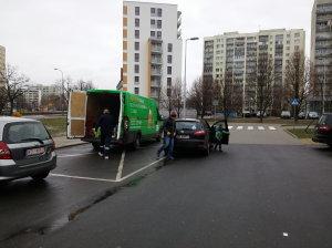 Gandhi, zbierają elektro śmieci.