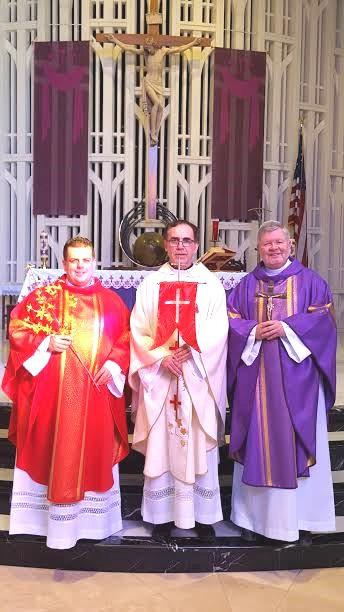 Joe Mulcrone, Deacon William Lehman, Seminarian Kamil, and Parish Staff HAPPY EASTER WESOŁYCH ŚWIĄT BUONA PASQUA Easter gives
