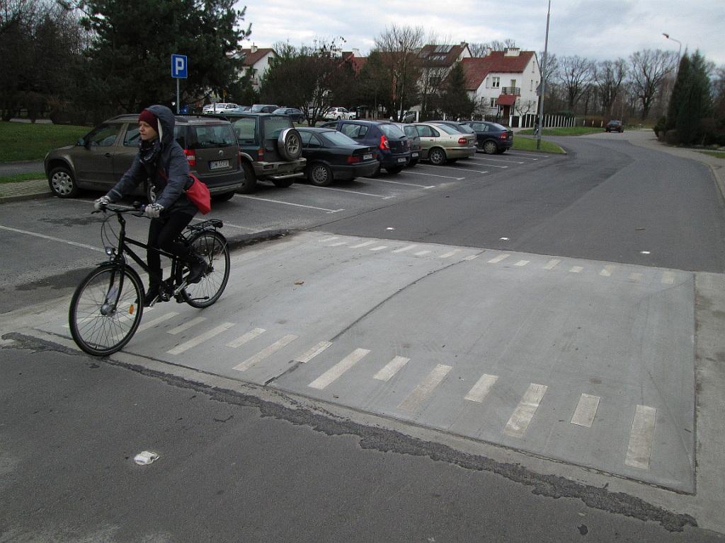 Fot. 1: Prefabrykowany płytowy próg zwalniający, optymalny z punktu