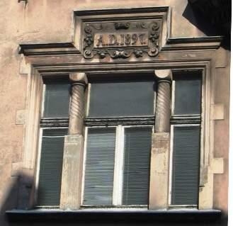 24 Rys. 5. Okno z ko ca XIX w. niadeckich 10 ( ród o: oprac. w asne) Fig. 5. The window from the end of the 19 th century niadeckich 10 street (source: by author) Rys. 6. Okno z ko ca XIX w. ul.