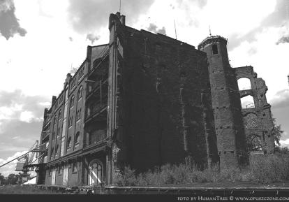 278 Rys. 9. Wroc aw, opuszczony budynek portu miejskiego, 2012, ród o: www.opuszczone.com Fig. 9. Wroclaw, Port Building, abandong, 2012, www.opuszczone.com Rys. 10.