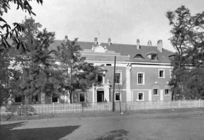 Takie pogl dy wp ywa y równie na architektur, w trudnym dla Danii okresie, poszukiwano to samo ci, zatem równie architektury narodowej.