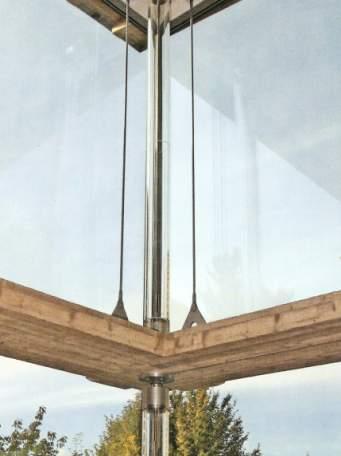 Rys. 13. S upy ze spr onych rur szklanych [5] Fig. 13. Prestressed glass columns [5] Rys. 14. Belka segmentowa z tafli szklanych.