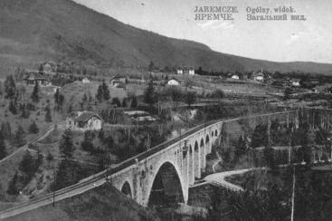 Rys. 2. Wiadukt w Jaremczu, ok. 1900 r. Karta pocztowa w zbiorach autora Fig. 2. Viaduct in Yaremche, around 1900.