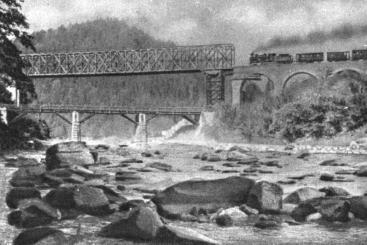 Viaduct in Yaremche, 1917. Destroyed central span and two arcades of the left bank bridgehead.