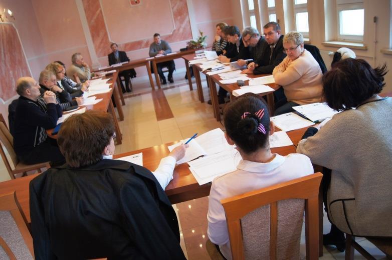 Z URZĘDU Gazeta Samorządowa Gminy Nędza nr 10/2014 PODSUMOWANIE PRACY RADY GMINY MIJAJĄCEJ KADENCJI Henryk Postawka, Gerard Przybyła, Gizela Marondel, Grzegorz Swoboda, Krystian Okręt); KWW RAZEM DLA