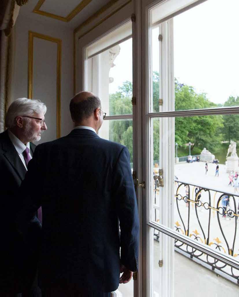 UWAGA: Szczegółowy tryb i zasady przeprowadzenia konkursu na aplikację dyplomatyczno-konsularną określają przepisy Rozporządzenia Ministra Spraw Zagranicznych z dn. 28 lipca 2016 r.