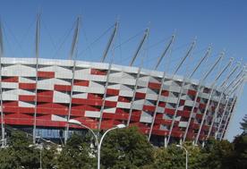 Również stadiony na Ukrainie (we Lwowie, Kijowie i Doniecku) wyposażone zostały w
