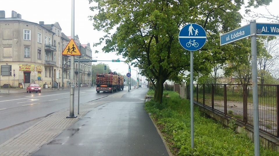 Rysunek. Ciąg pieszo-rowerowy wzdłuż ul.