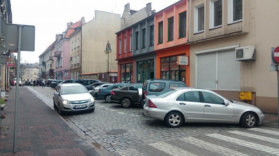 Rysunek 14. Jednokierunkowa ulica Garbarska z częścią wydzieloną jako parking [Opr. własne].