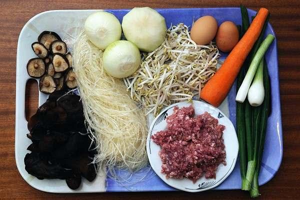 Strona 2 3 Karkówka mielona 2 kg Mariusz 4 Jajka 10 szt. Mariusz Sławek 5 Dymka 2 bukiety Giang 6 Marchew 2 szt. Giang 7 Kalarepa 2 szt.