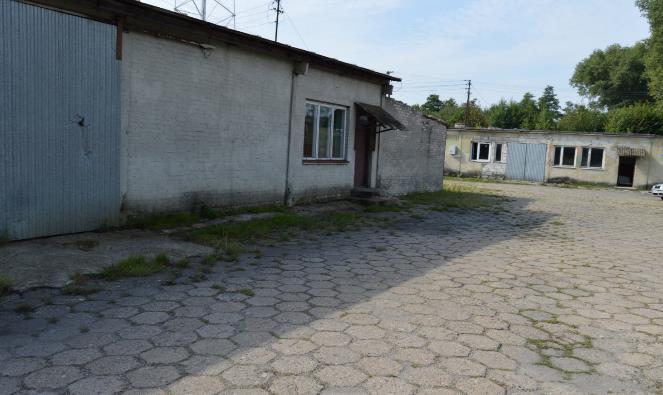 Zdjęcie 11, Zdjęcie 12 Teren byłej zlewni mleka w Stoku Źródło: Spacer badawczy w dniu 18.08.2017 r.