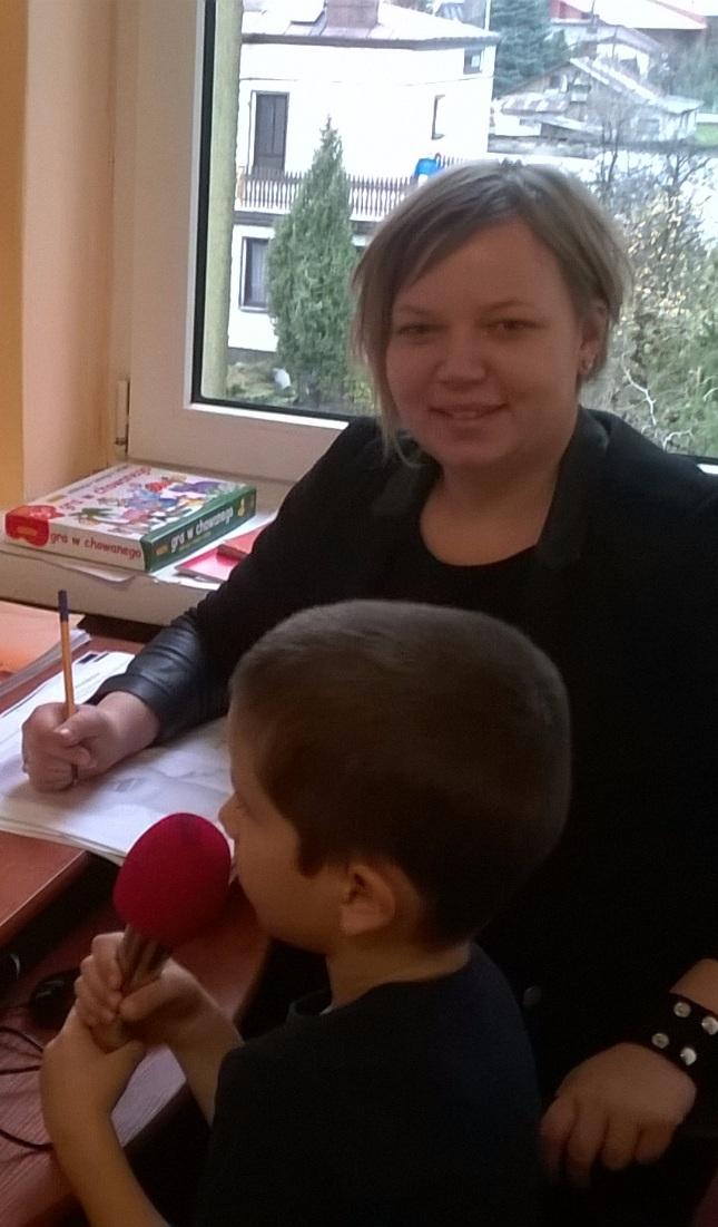 N zjęci logopedyczne w nszej szkole przychodzą do mojego gbinetu uczniowie z kls 0-VI.