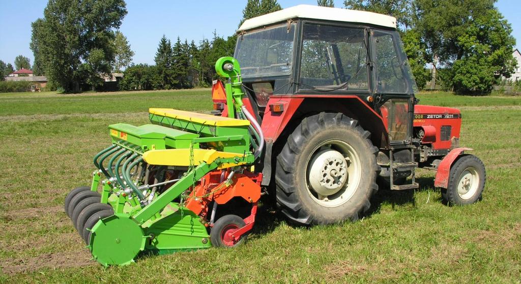 AGREGAT UPRAWOWO-SIEWNY DO SZEROKO PASOWEGO PODSIEWU ŁĄK - niezależny wysiew nasion