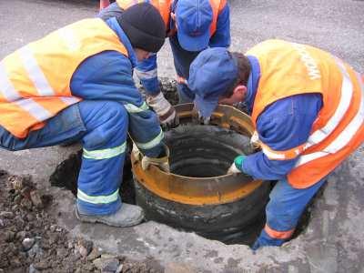 Układanie kolejnej warstwy zaprawy szybkosprawnej