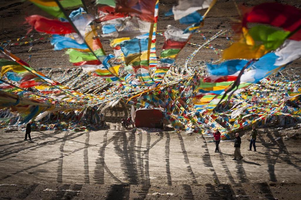 TAJEMNICZY TYBET I KOLOROWY NEPAL Termin: 05.08-18.08.2017 Cena: USD 2888 + przelot To będzie podróż zachwycających kontrastów od kosmopolitycznego Kathamandu do świętego Tybetu.