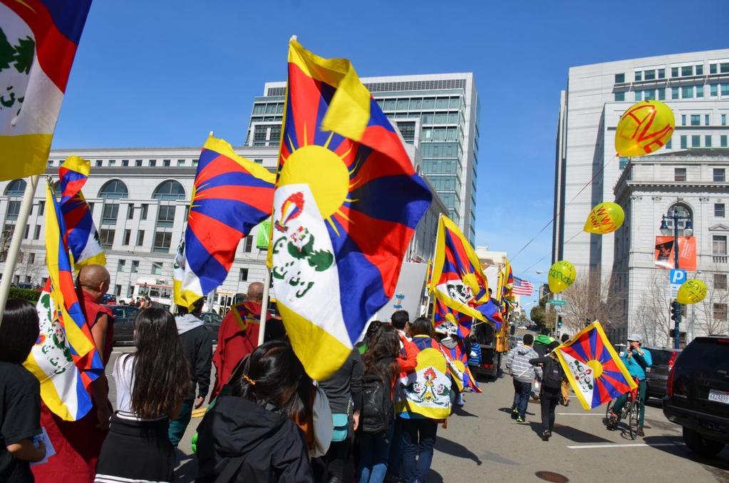 W przeszłości Tybet był pod rządami królów i dalajlamów i posiadał własny system polityczny, wyrastający z wartości duchowych jego narodu.