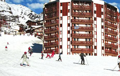 Le Tęmpl di Solej) to duży kompleks składający się z kilku budynków, położony w centrum Val Thorens, przy samym stoku i wyciągach narciarskich.