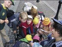 etwinning projektai priešmokykliniame ir pradiniame ugdyme Įrodyta, kad dalyvavimas etwinning veikloje labai pagerina užsienio kalbų žinias.