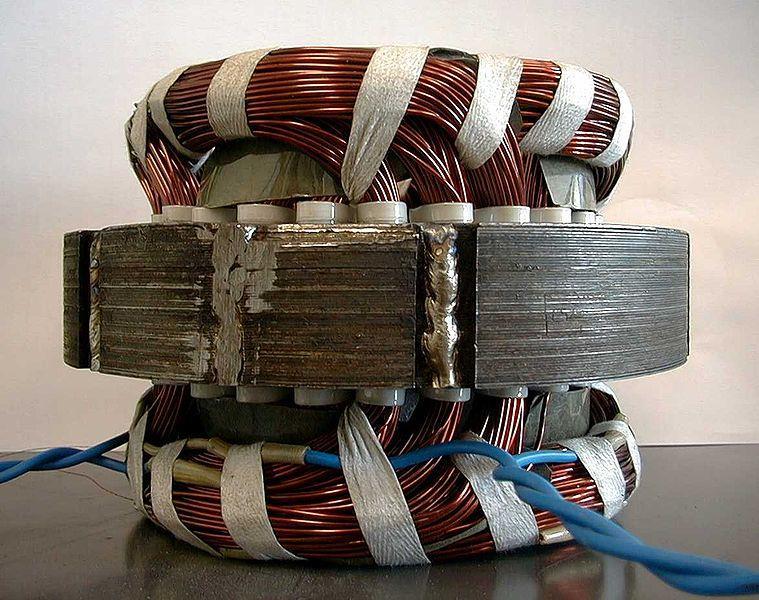 1. Typowe uszkodzenia maszyn elektrycznych prądu stałego Najczęstszą przyczyną zakłóceń w pracy maszyn elektrycznych są uszkodzenia uzwojeń.