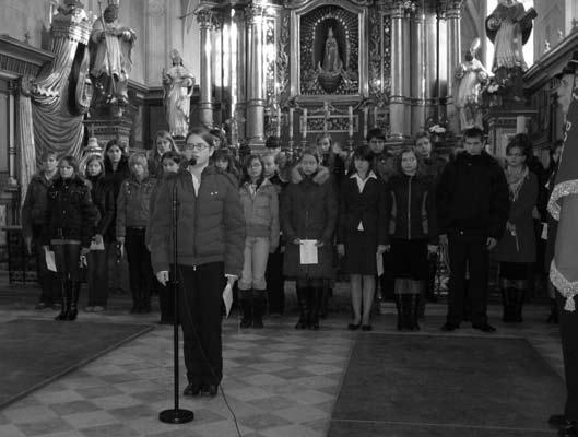 Celem głównym wyjazdu było wystawienie spektaklu Bici biją dla uczniów gimnazjum i liceum. Tak też się stało i spektakl obejrzało ponad stu uczniów. Spektakl słowno muzyczny Fot.