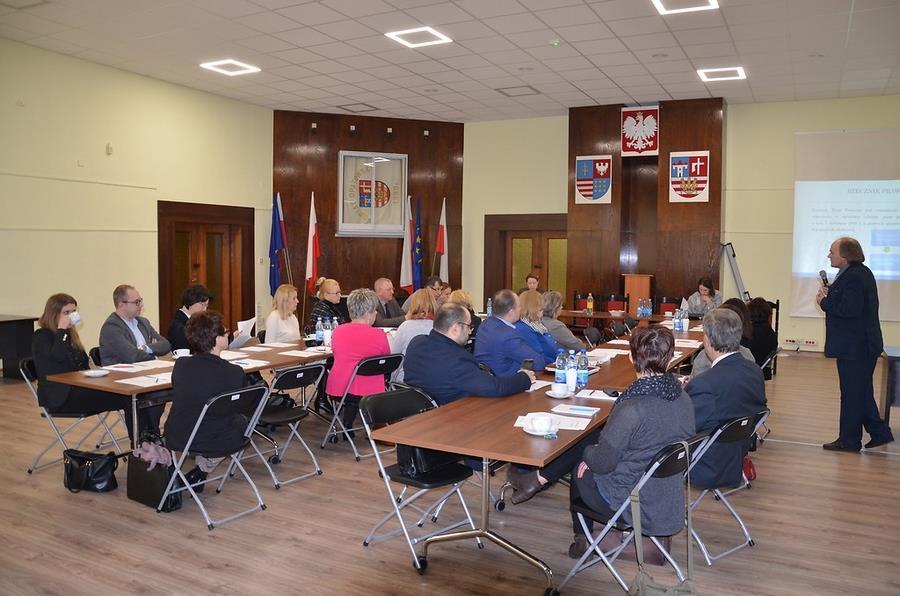 fot. BRPP ZARZĄDZANIE OŚWIATĄ 26 i 27 stycznia br. w Jędrzejowie (woj. świętokrzyskie) odbyło się spotkanie Grupy Wymiany Doświadczeń z zakresu oświaty.