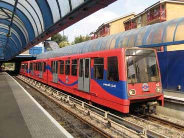 W latach 1995 2000 poddano je modernizacji (Bombardier), natomiast wagony niezmodernizowane zostały wycofane z eksploatacji w kwietniu 2000 r.