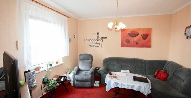 Stan, Powierzchnia Powierzchnia Mieszkalna 93 m2 Powierzchnia dzia?ki 2.484 m2 Pokoje 4 Liczba sypialni 2 Liczba?azienek 1 Lilzba 1 Pokoje Ozienne 3 Stan Potrzebujesz do cz??ciowego lub ca?