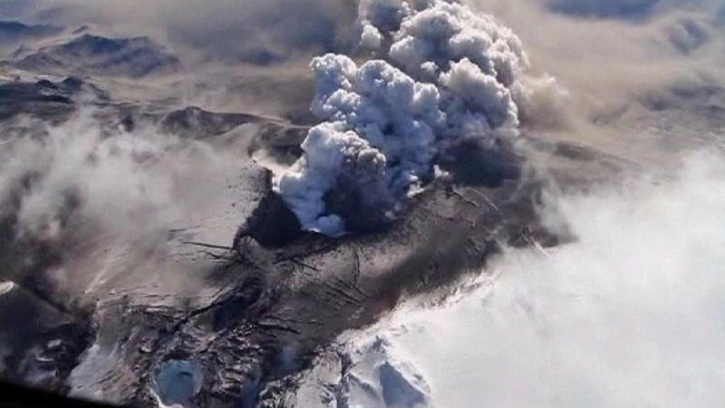 Pyt.1. Jest to wulkan KATLA (1512 m n.p.m.) Do ostatniej erupcji wulkanu doszło w 1918 roku.