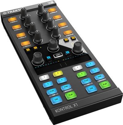 14013 TRAKTOR KONTROL Z1 kontroler z interfejsem audio 839 TRAKTOR KONTROL Z1, to ultra kompaktowy, 2 kanałowy mikser/kontroler wyposażony w najwyższej jakości potencjometry, fejdery i