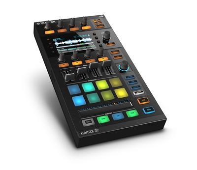 TRAKTOR KONTROL S8 redefiniuje słowo DJ ing nie zmienia gry, ale zmienia jej zasady.