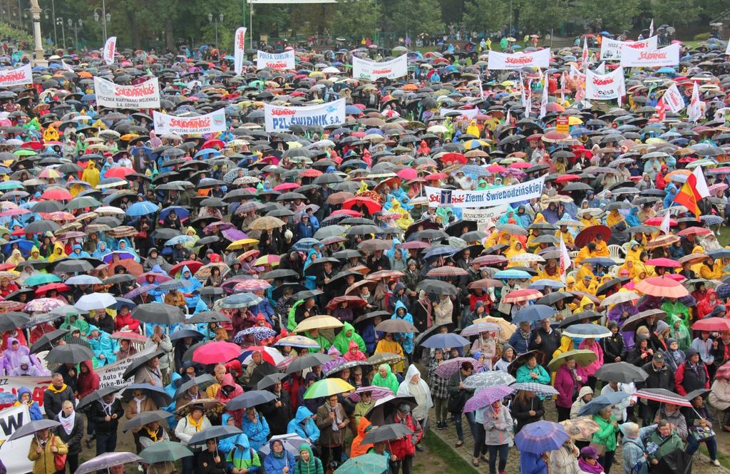 Liczną grupę stanowili pielgrzymi lubelskiej Solidarności, którzy wraz z Prezydium Zarządu Regionu