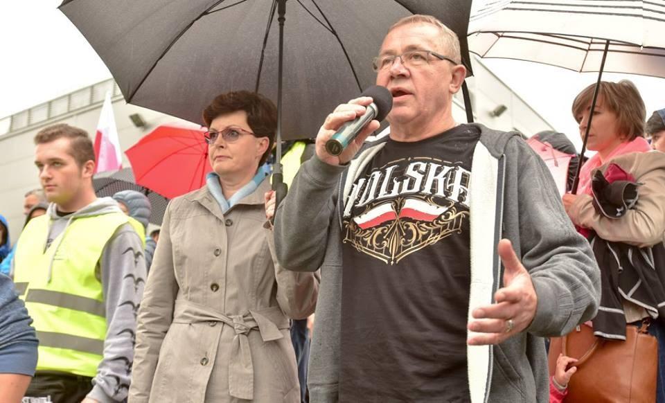 Znicze zapalili: Prezes Fundacji Ruchu Solidarności Rodzin, Marek Wątorski (organizator biegu), Lubelski Kurator Oświaty, Teresa Misiuk (partner biegu), Przewodniczący Regionu Środkowo- Wschodniego