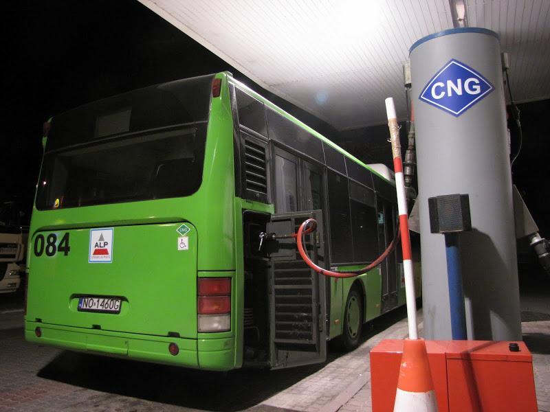 Fot. Tankowaniu autobusu CNG w Elblągu Wolny metan.
