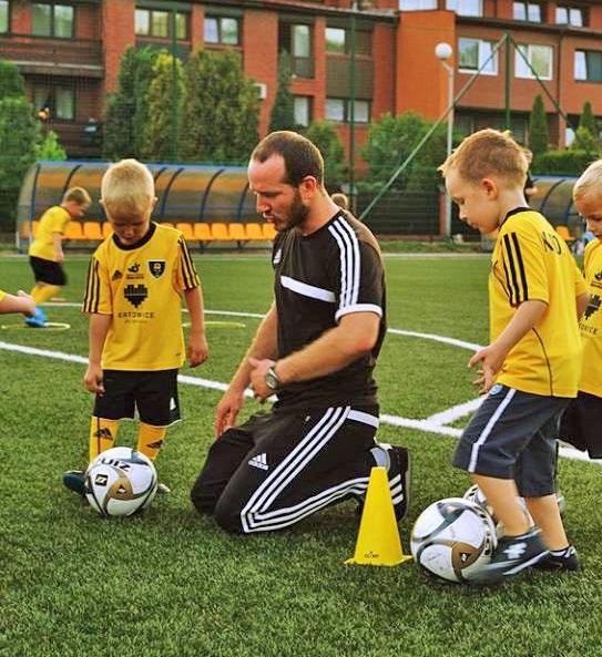 Instruktor Tenisa Ziemnego + + Trener Piłki Nożnej II klasy + + Trener Uefa i Fifa Futsal +