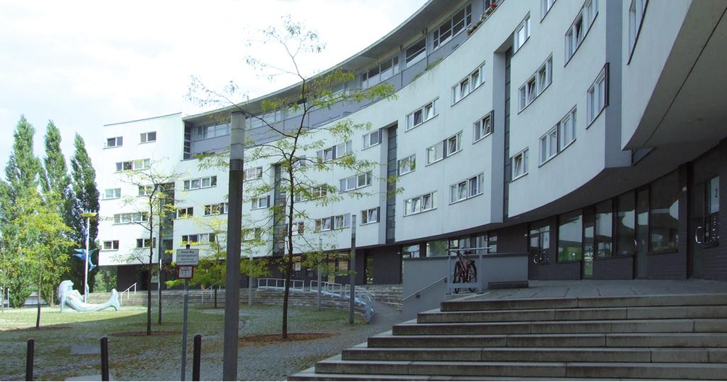 Seruga) Ill. 10. Residential complex Rummelsburg Bucht Berlin. Housing architecture. Square social space (photo by W.