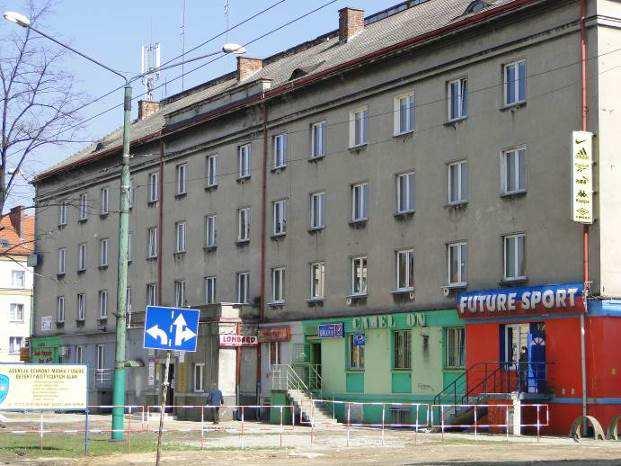 bliskości zabudowy blokowej.