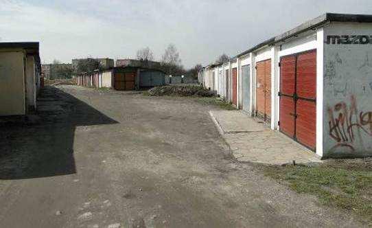 Teren 32KS na obrzeżach terenu, w sąsiedztwie linii kolejowej W granicach obszaru powstają