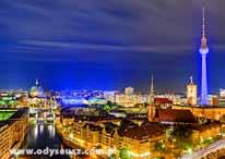 Przejazd do hotelu na obiadokolację i nocleg. Śniadanie. Berlin, w programie mi.in: Muzeum Egipskie z okazałymi zabytkami sztuki egipskiej.