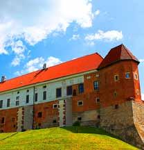 WYCIECZKI SZKOLNE 2017/2018 WYCIECZKI KRAJOWE DWUDNIOWE SANDOMIERZ KAZIMIERZ DOLNY NAD WISŁĄ 2 DNI Sandomierz - Zamek Wyjazd z umówionego miejsca. Baranów Sandomierski: Zespół Pałacowo-Parkowy.