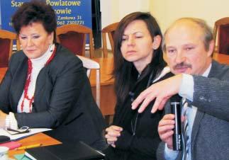 NAJPIERW CIZ Zdaniem Bo eny Pow¹zki, dyrektora Powiatowego Centrum Pomocy Rodzinie w Ostrzeszowie pierwszym krokiem do uruchomienia spó³dzielni powinno byæ powstanie Centrum Integracji Spo³ecznej.