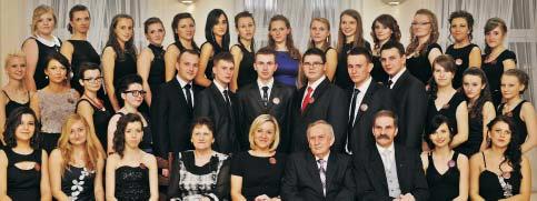 Na obu studniówkach panowa³y iœcie szampañskie nastroje, nic wiêc dziwnego, e zabawa trwa³a do póÿnych godzin wieczornych.